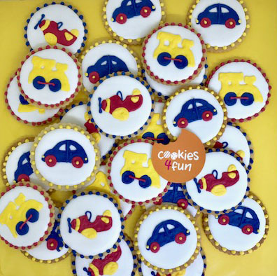 Biscoitos decorados transporte carrinhos